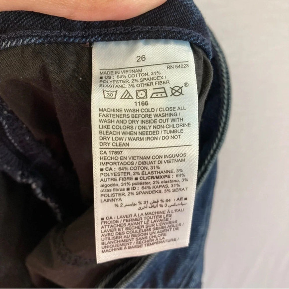 NWT Old Navy Button Fly Rockstar Super Skinny Extra High Rise Jeans Size 26 plus - Picture 3 of 11